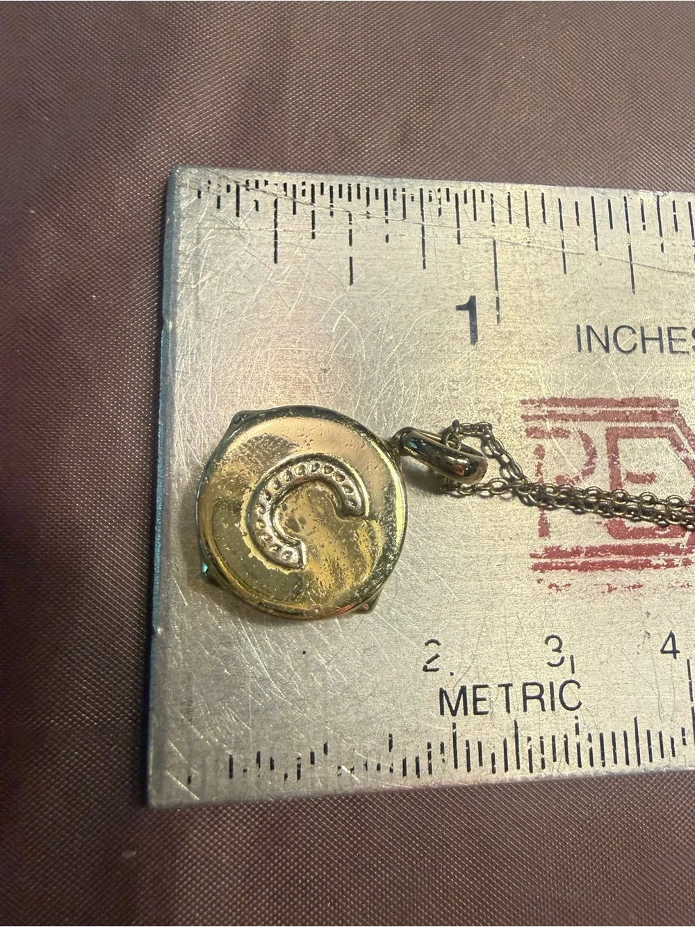 NWT KENDRA SCOTT LETTER C DISC PENDANT NECKLACE GOLD/IRIDESCENT ABALONE - Picture 7 of 12